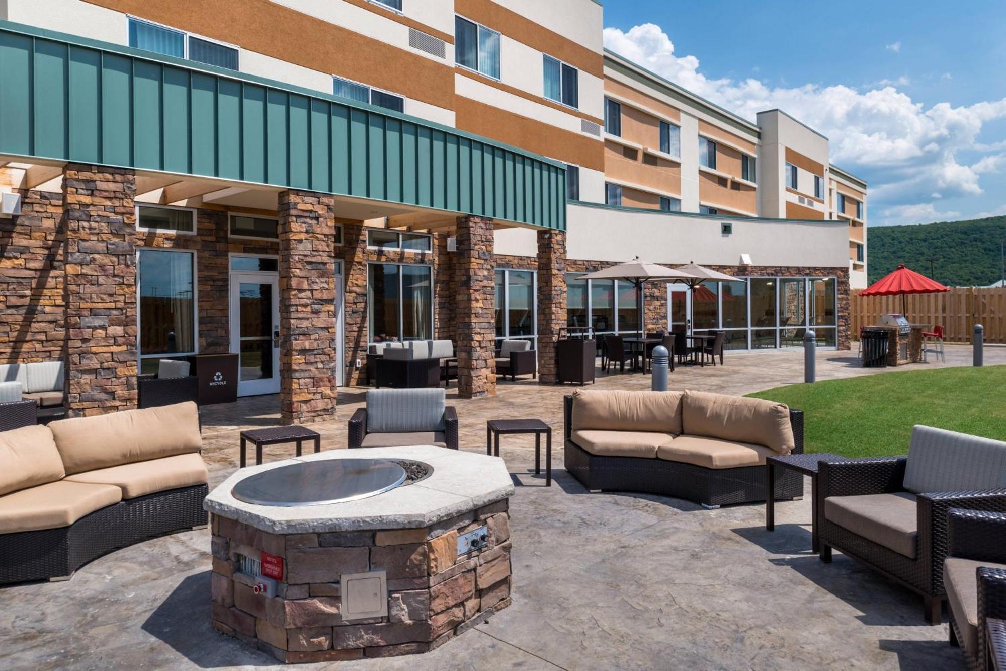 Courtyard By Marriott Elmira Horseheads Hotel Екстериор снимка